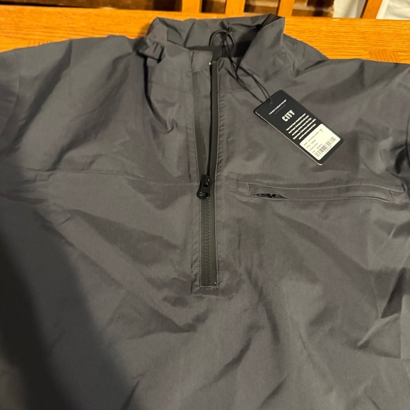 NEW Travis Mathew Men's On Course Golf Jacket Black Sz M Waterproof Lightweight - Picture 6 of 15